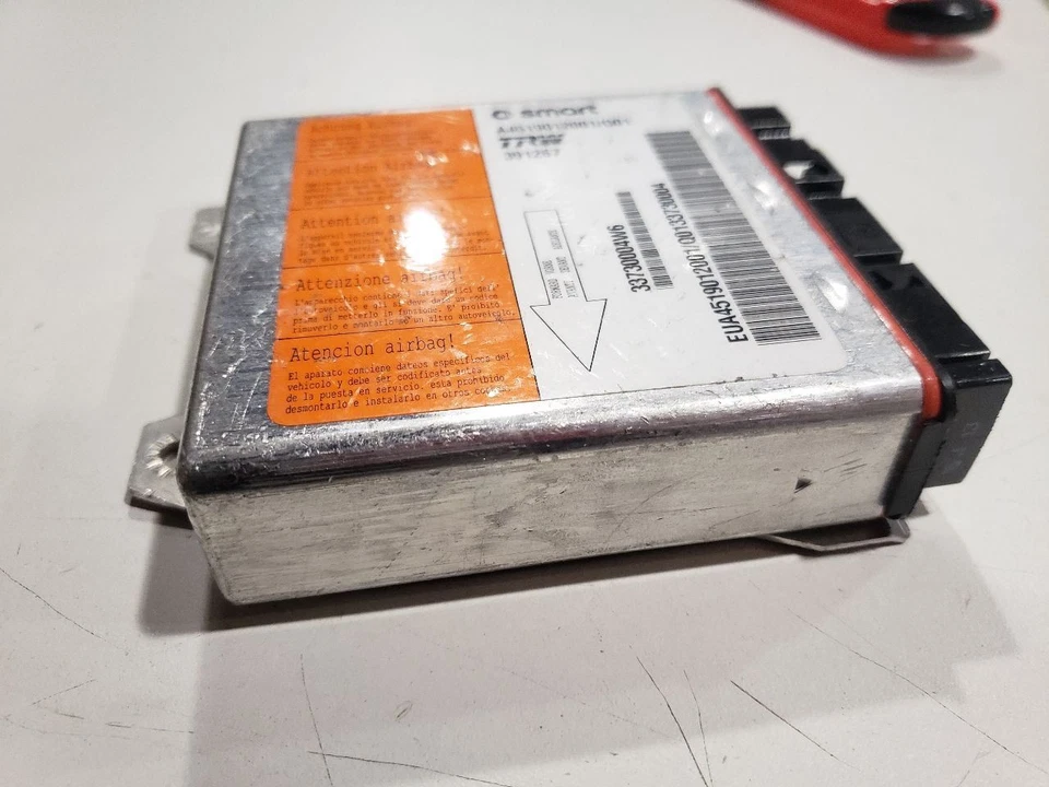 Módulo de controle SRS - 2014 Smart Fortwo elétrico conversível - OEM A4519012001 - Imagem 3 de 4