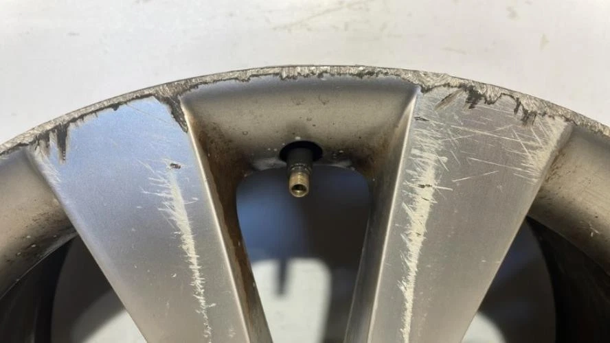 Jante HYUNDAI I 40 PHASE 1 529103Z350 - Photo 3/4