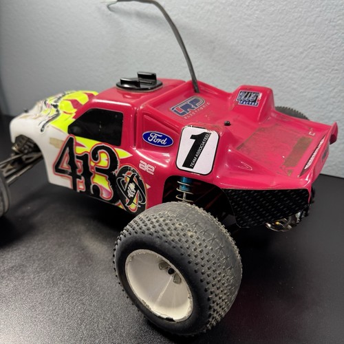 Team Associated AE RC10T3 RTR Camion Ford d'epoca 1/10 FUNZIONANTE - Foto 8 di 19