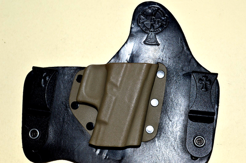 Crossbreed IWB Holster RH Glock 19 - Picture 1 of 5