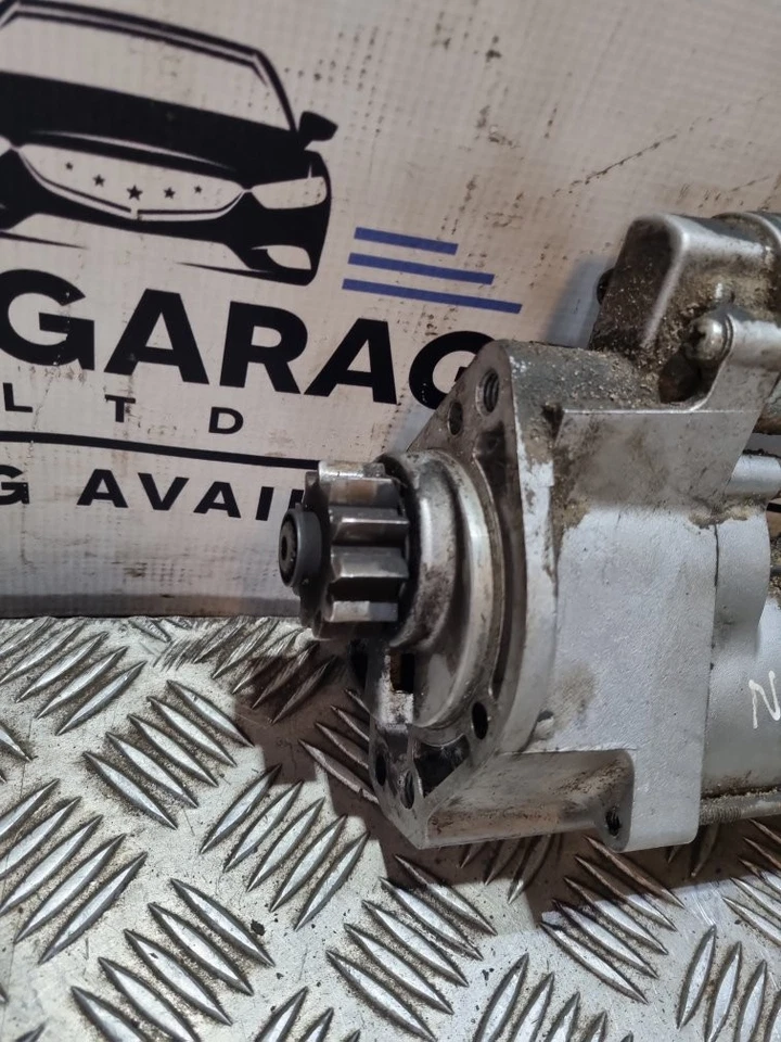 Nissan Navara Mk2 2010-2015 2.5 Starter Motor - Image 2 of 4