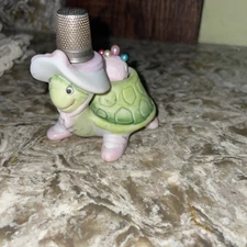 Vintage LEFTON Ceramic Turtle Sewing Pin Cushion HAND PAINTED  3.5” L X 3” Tall