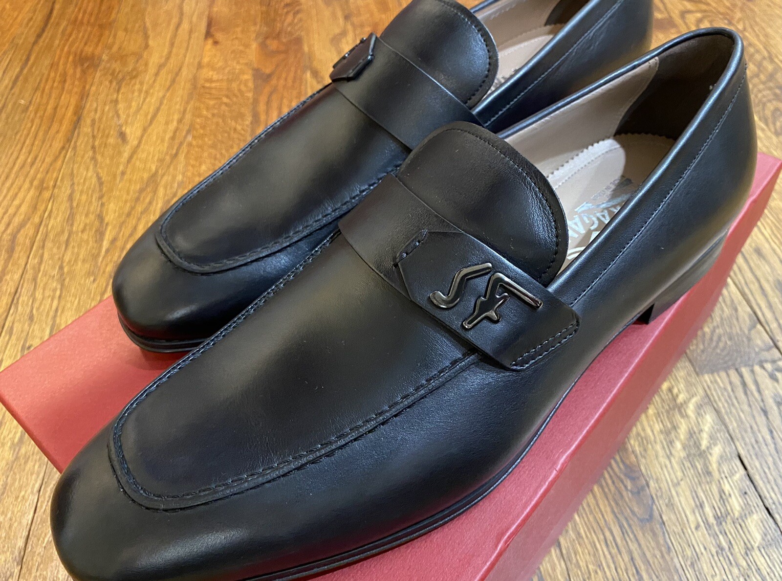 Salvatore Ferragamo Riben SF-Logo 
