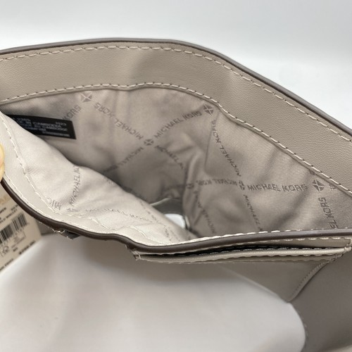 NWT Michael Kors Women's Wallet Carmen Medium Flap Bifold - Picture 27 of 33