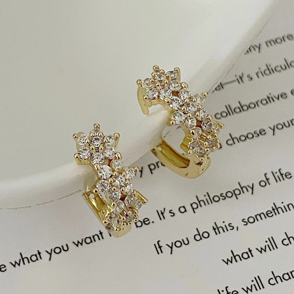 Kate spade shop snowflake earrings