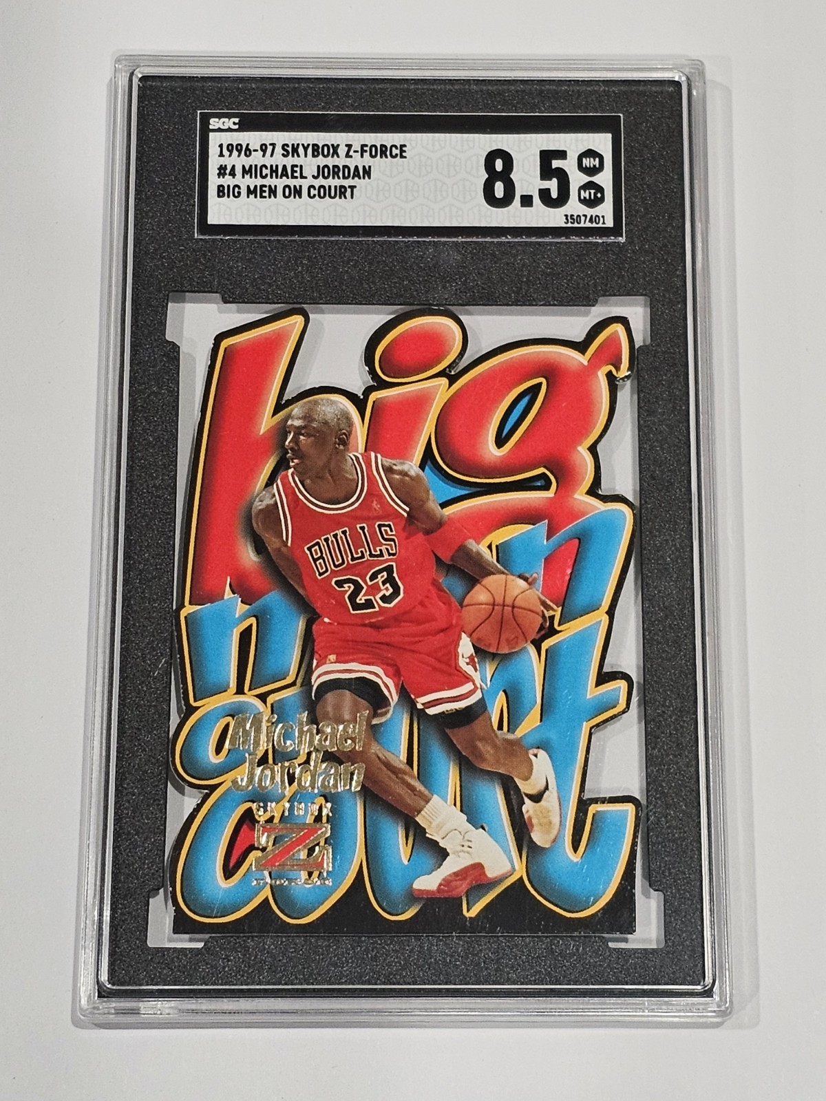 1996-97 Skybox Z-Force Big Man On Court - Michael Jordan #4 BGS 8.5