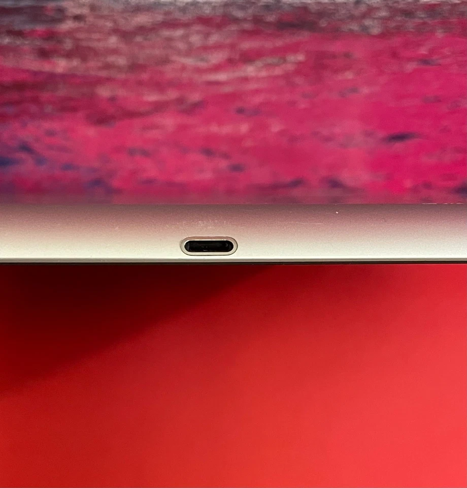 Apple iPad 4. Gen 16Gb WiFi A1458 Silber Grau Retina Guter Zustand mit Ladekabel - Bild 4 von 4