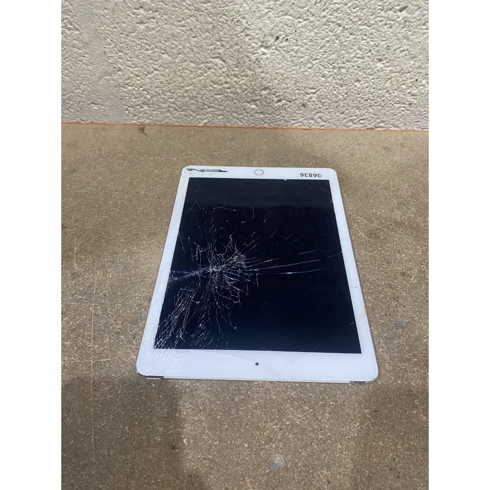 Apple iPad Air 2 A1567 Tablet Silver Wi-Fi 9.7" IPS LCD Display 8MP (2GB+16GB) - Image 4 of 4