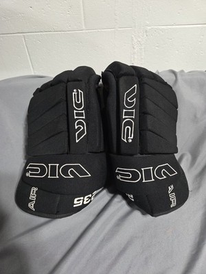 VIC 235 Black Hockey Glove Adult XL