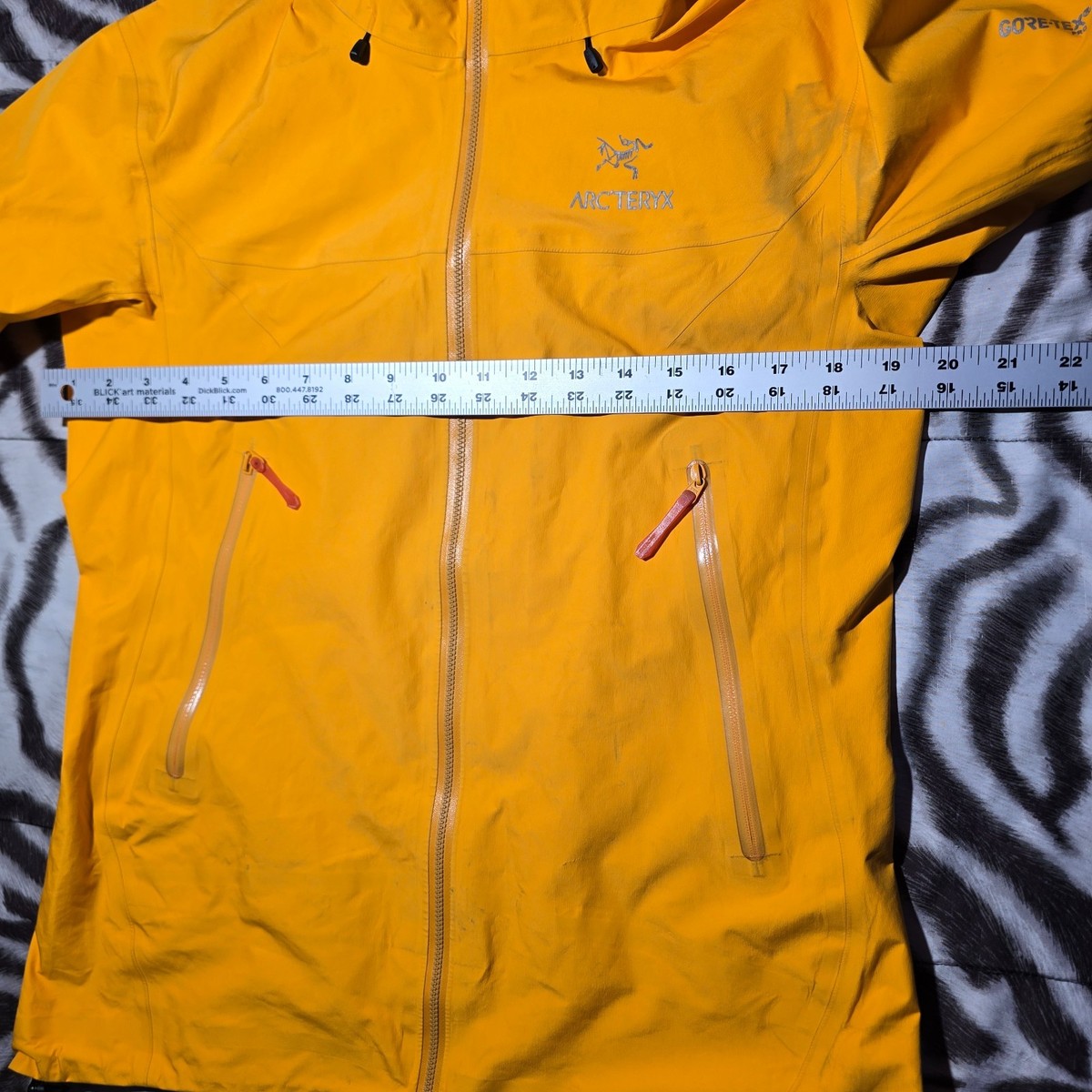 Arc`teryx Beta LT waterproof Gore-Tex hard shell rain jacket size