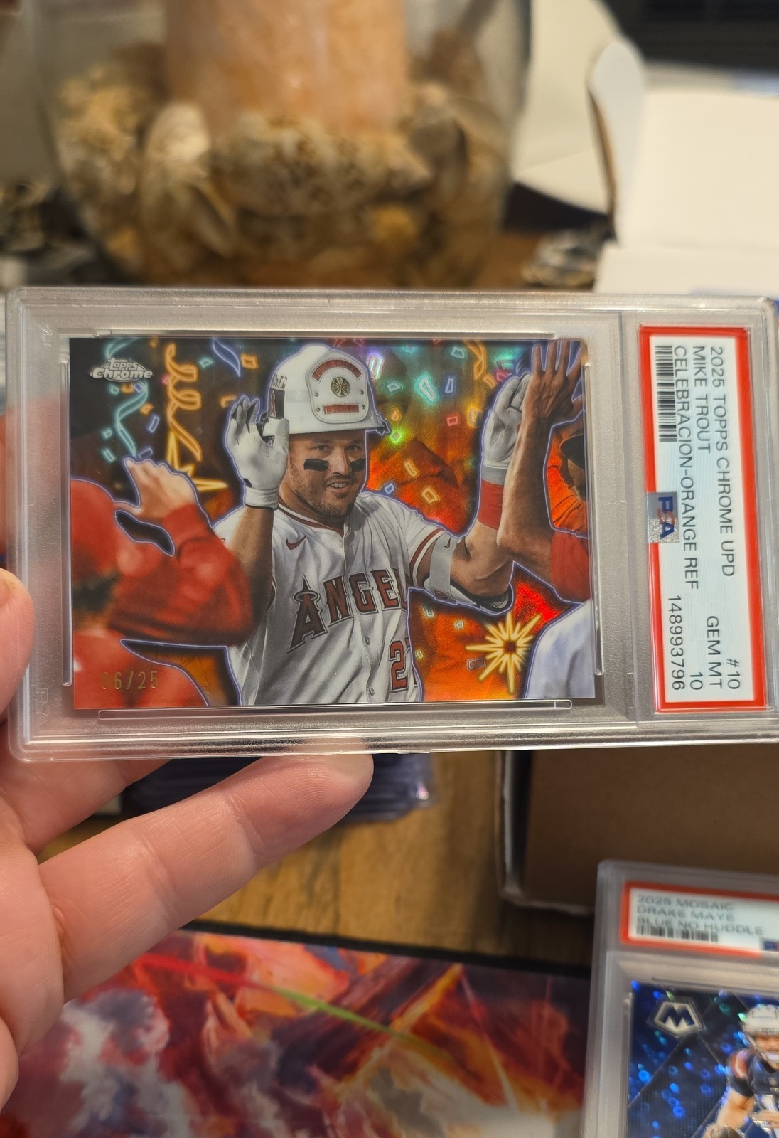 2025 Topps Chrome Celebración Mike Trout CT-10 Orange Refractor /25 PSA 10 POP 1