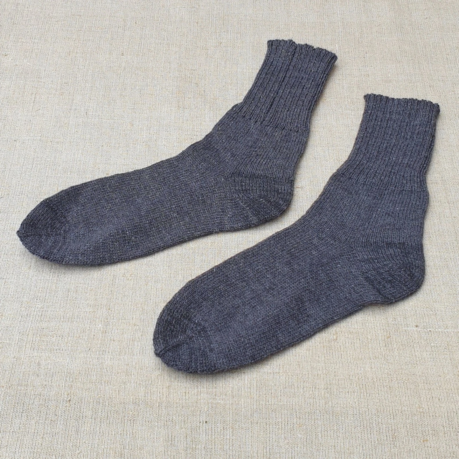 Knitted 100% wool socks Size UK 9-10 EU42-43