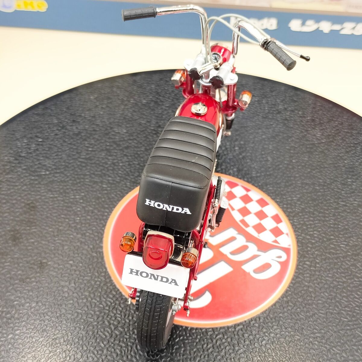 EBBRO 1/10 Honda Monkey Z50Z Red Bike Diecast Underplayed F EBBRO 1/10 Honda Monkey Z50Z Red Bike Diecast Underplayed F