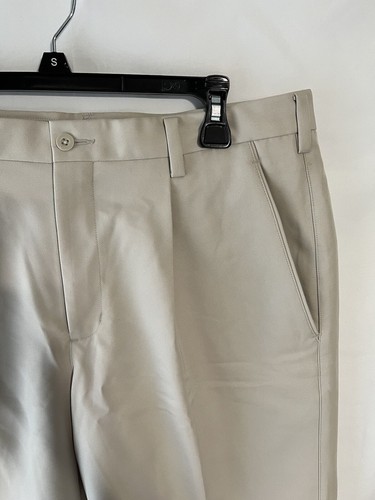 Vtg Nike Golf Fit Dri Men's Khaki Golf Shorts Size 34 Pleated - Picture 3 of 7