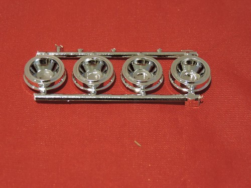 AMT 49 Mercury Wheel Covers 1/25 - Picture 4 of 4