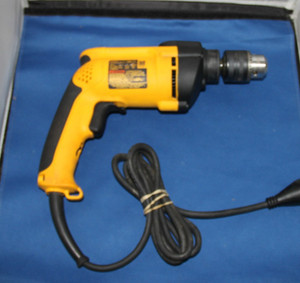 (2025)DEWALT(DW511)7.8 Amp Corded 1/2 in. Variable Speed Reversible Hammer Drill