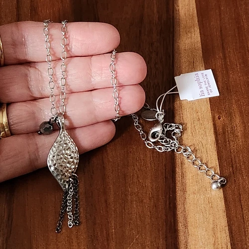 VETEMENTS Collana con ciondolo Lia Sophia catena tono argento 19"