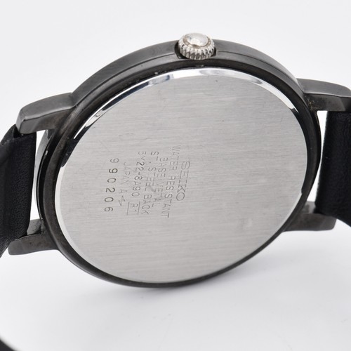 37 mm ø - Seiko Quartz Herrenuhr Schwarz 5Y22-8A90 Tachymeter Datum 24h - '90er - Picture 9 of 9