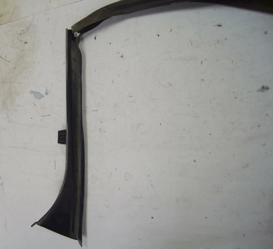 Оригинальная б/у правосторонняя накладка отделка для Cadillac XLR 2004-2009 годов выпуска 16531424 - Изображение 3 из 4