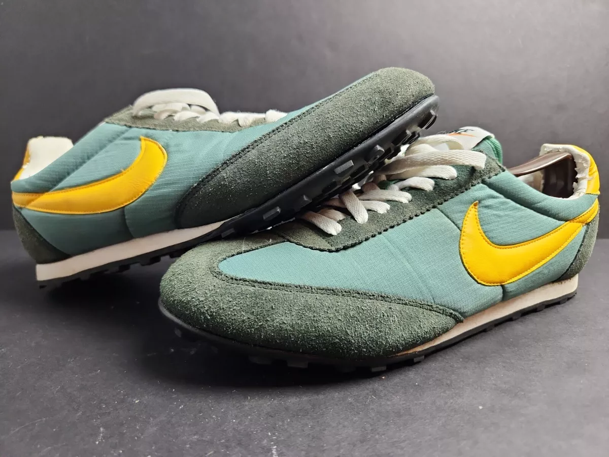 Rare Vintage NIKE Oregon Waffle Running Shoes 313696 371 Green SZ 8 HARD SOLE
