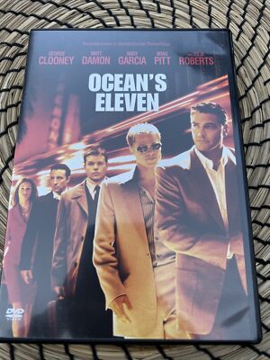 Ocean's Eleven / DVD Blockbuster / George Clooney Brad Pitt/ F1