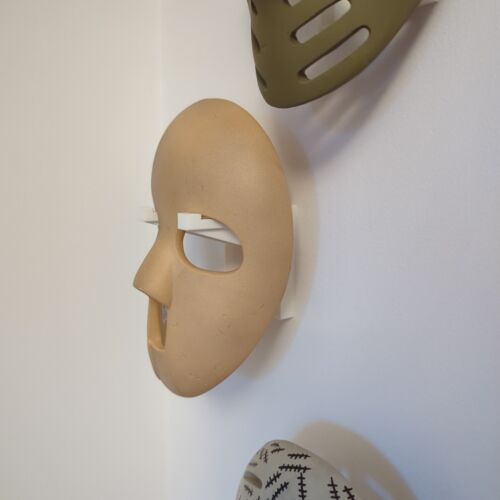 Mini Vintage Goalie Mask Wall Stand - 3D Printed - Designed for Upper Deck Mask - Foto 2 di 5