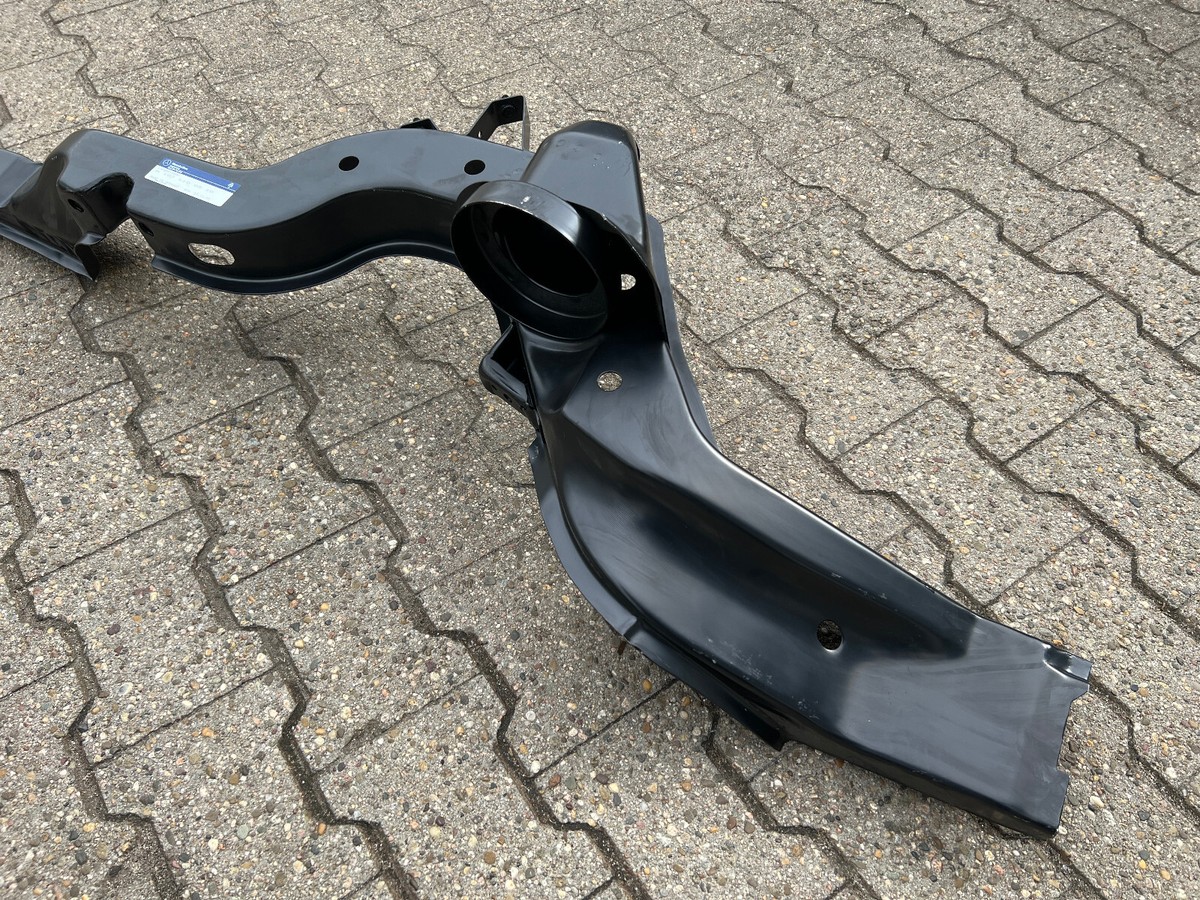 NEU NOS Mercedes W107 Coupe C107 SLC Längsträger LINKS Rear Side  