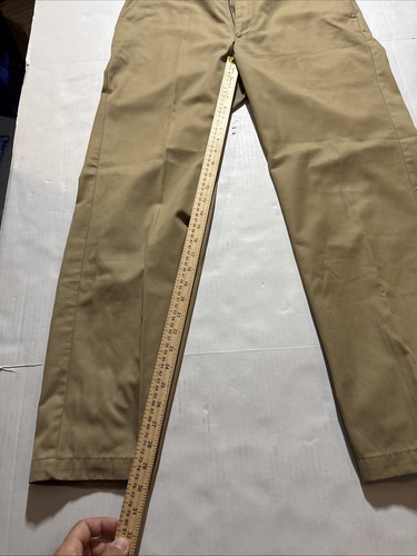 Levi Strauss Men's Khaki Chino Pants 32 x 30 Regular Fit Tan Flat Front Tapered - Picture 4 of 7