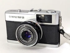 OLYMPUS Trip 35 [Red Flag OK Near MINT ] Point&Shoot 35mm Film Camera From JAPAN