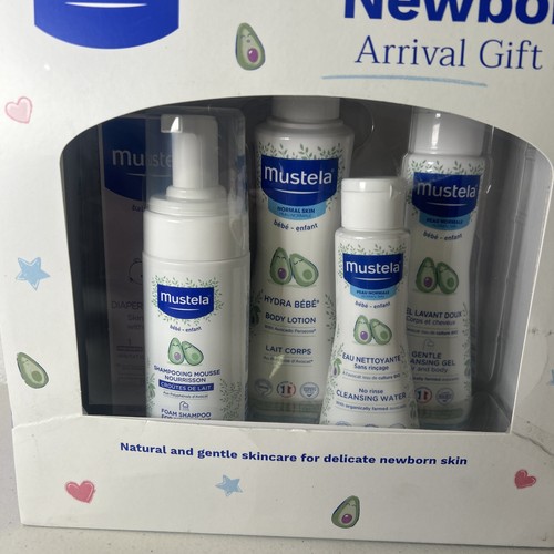 Mustela Newborn Arrival Gift Set - Baby Skincare & Bath Time Essentials -Natural - Picture 2 of 3
