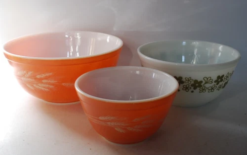 Pyrex Autumn Harvest Wheat Bowls Set of 3 Orange & Green Vintage Mixing
