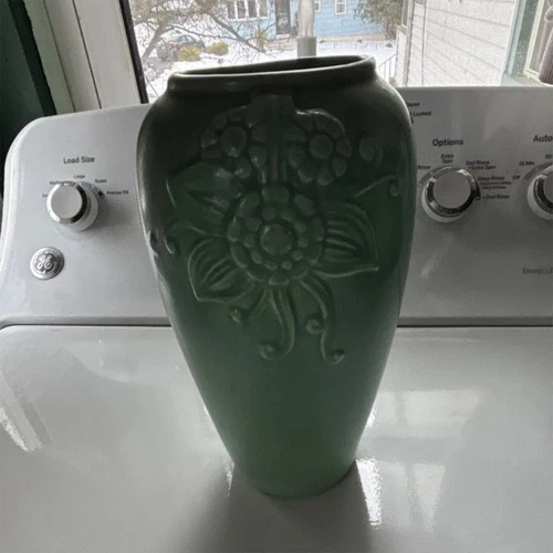 Beautiful Red Wing Pottery 8” matte green vase with Flower