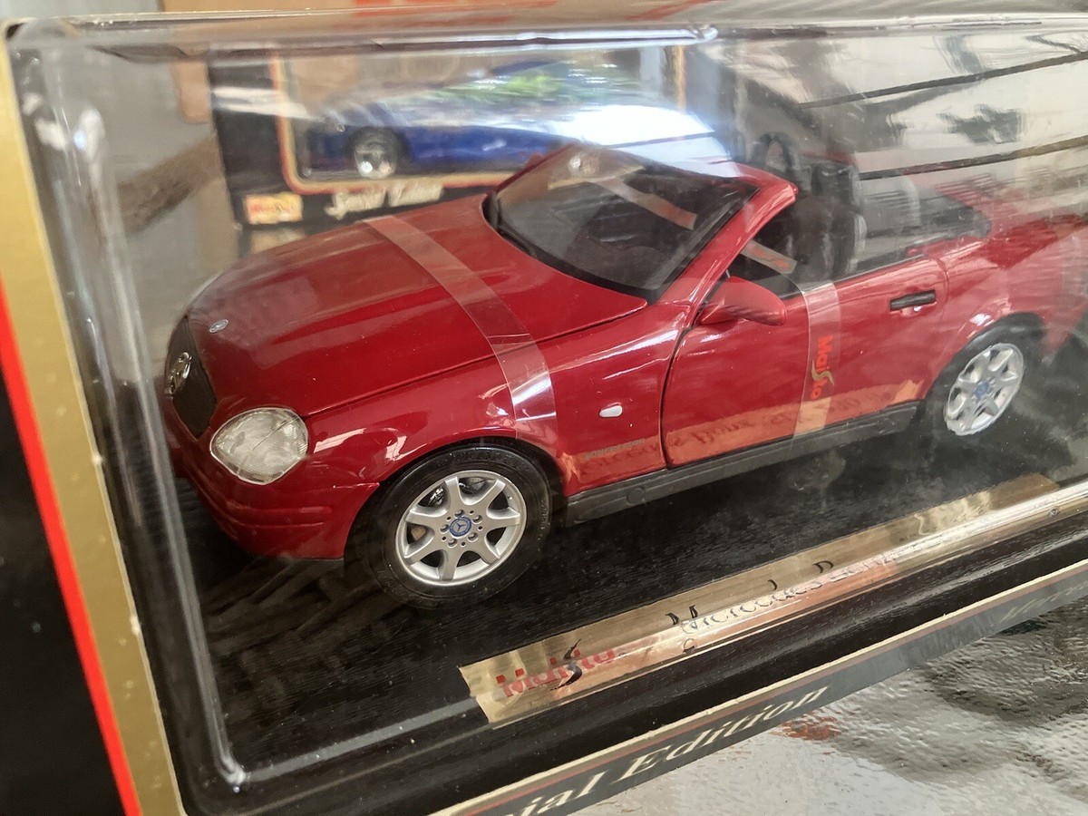 MERCEDES BENZ SLK230 1/18スケール　ミニカー Maisto 1996 Mercedes Benz SLK 230 Convertible 1:18 Scale Red