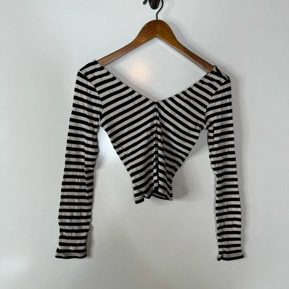 & other stories Striped V Neck Long Sleeve Cropped Shirt Size 2 - Image 2 of 4