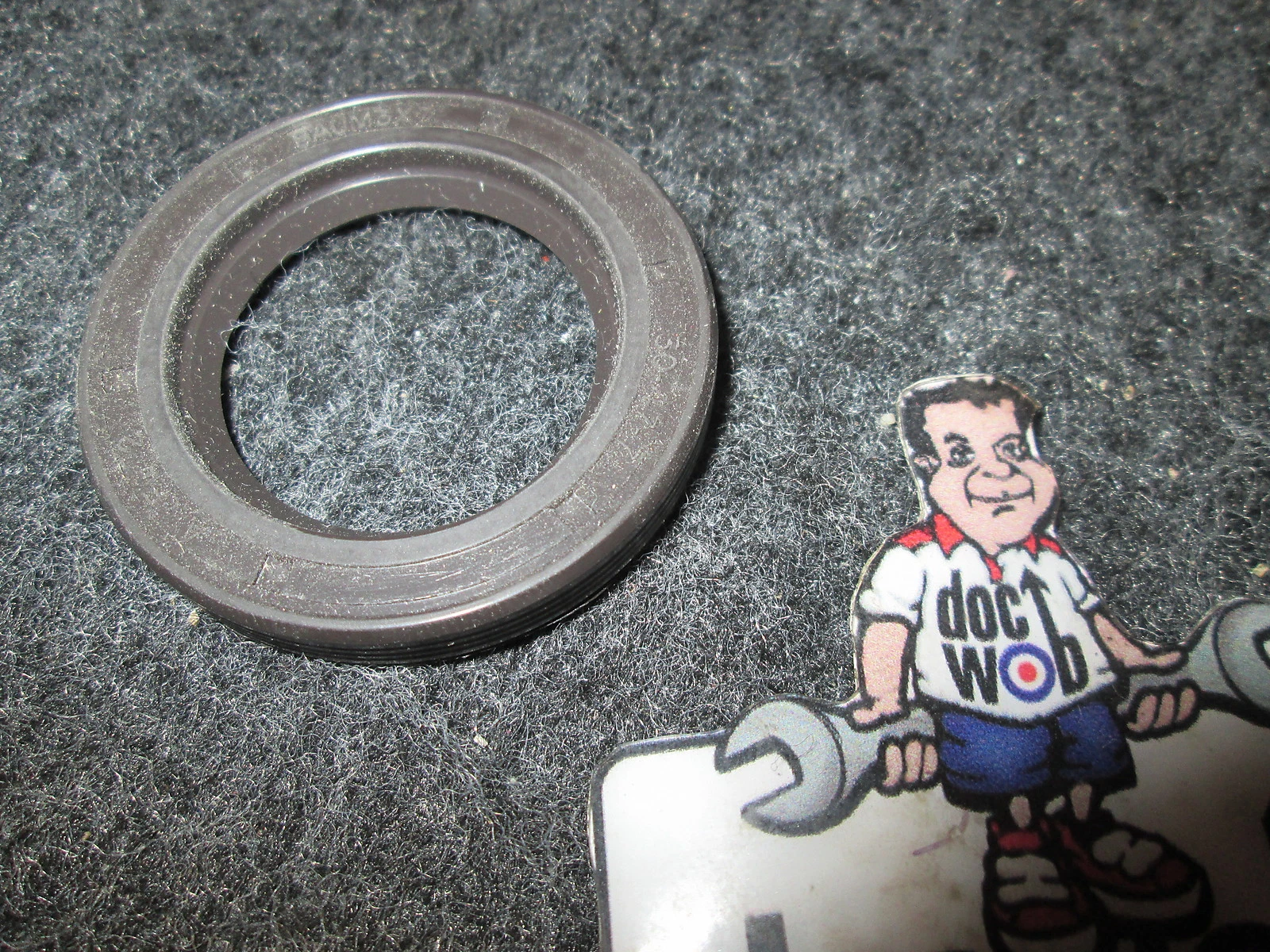 KTM SXF250 2005-2011 New genuine oem crankshaft seal 0760354240 KT4824