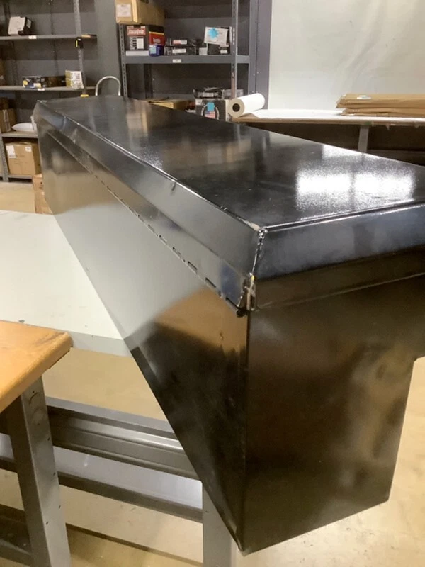 Caja de herramientas para camión contenedor lateral universal de acero Lund negra 70" resistente a la intemperie 76772 Foto 3 de 4