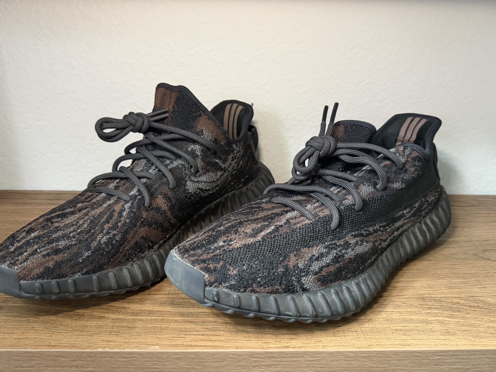Yeezy Boost 350 V2 MX Rock GW3774 Size 11.5 Great Pre-Owned Condition