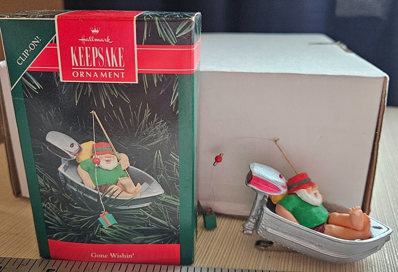 Hallmark Keepsake Ornament Gone Wishin' Santa Boat Fishing Clip-On 1992