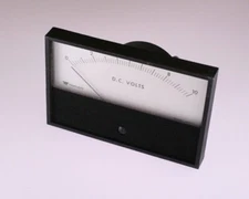 420-R Triplett Panel Mount Analog Display Volt Meter 0-10V DC