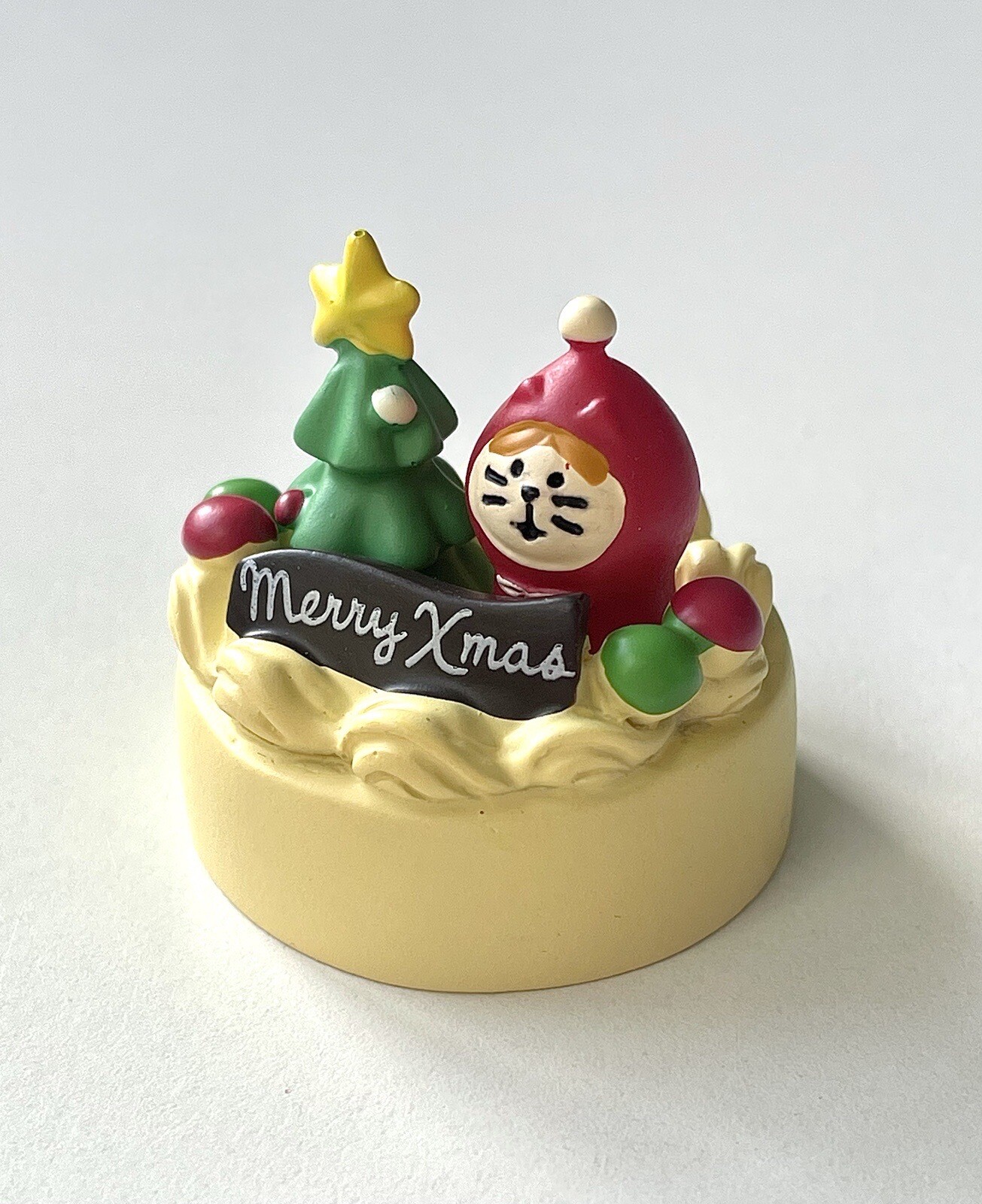 Pastel de Navidad de resina estilo japonés árbol de Navidad y Caperucita Roja gato
