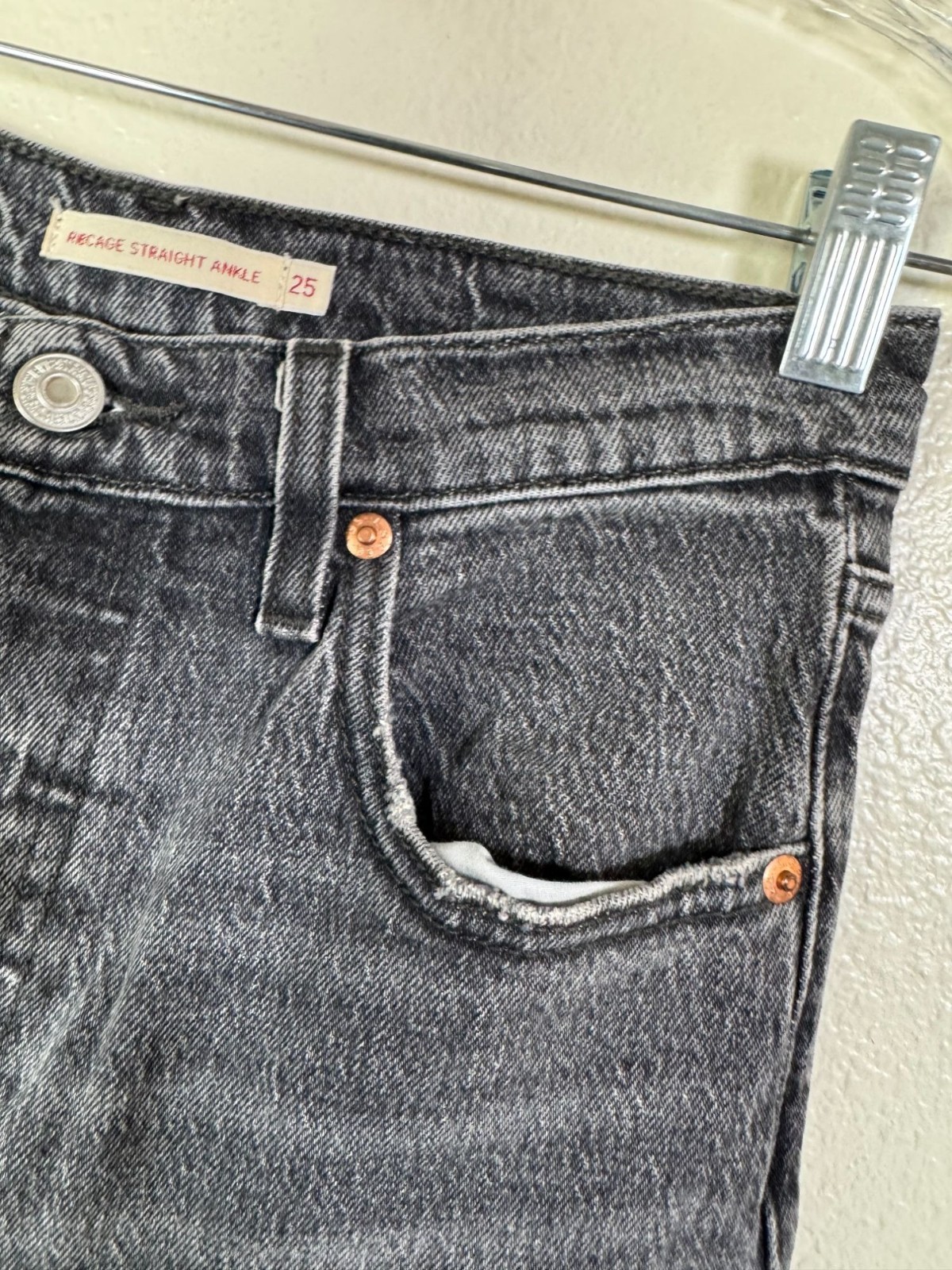 Levis Ribcage Straight Ankle Black Jeans Women Size 25 Casual Button Fly Classic thumbnail 14