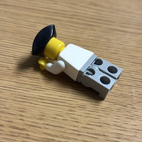 Lego Pirates RARE Brown Vest Ascot Minifigure from Skulls Eye Schooner 6286