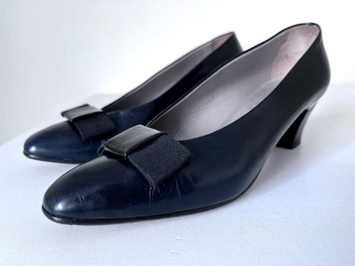 Original 80er Vintage Roland Cartier elegante Pumps dunkelblau/schwarz/gold 6
