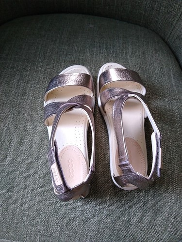 Ecco Damara Criss Cross Leather Comfort Sandal Warm Grey Metallic Size 4 - Picture 6 of 9