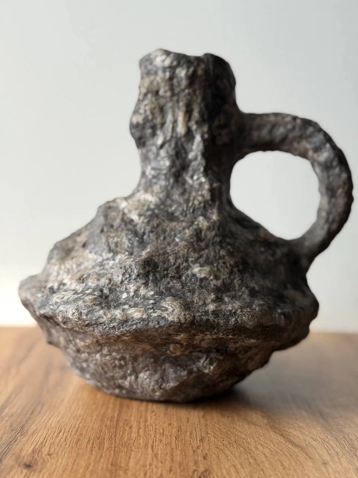 Jarrón decorativo hecho a mano para flores secas hecho de papel maché Foto 3 de 4