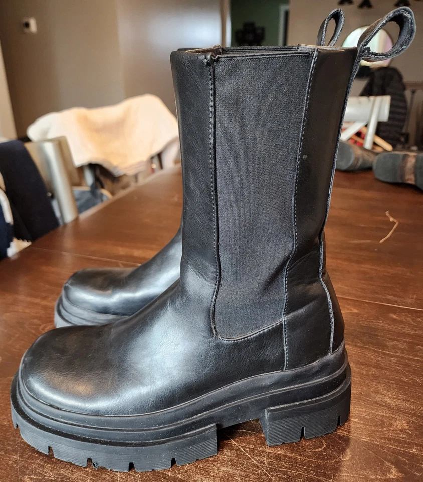 ZARA Lug Sole Mid Calf Faux Leather Pull On Boots Size 9 Black Chunky Goth Rave - Image 3 of 4