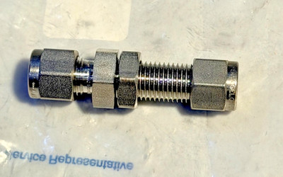 SWAGELOK SS-400-61 316 SS 1/4'' TO 1/4'' OD tubes Bulkhead Union  Bin M 20 QTY 1