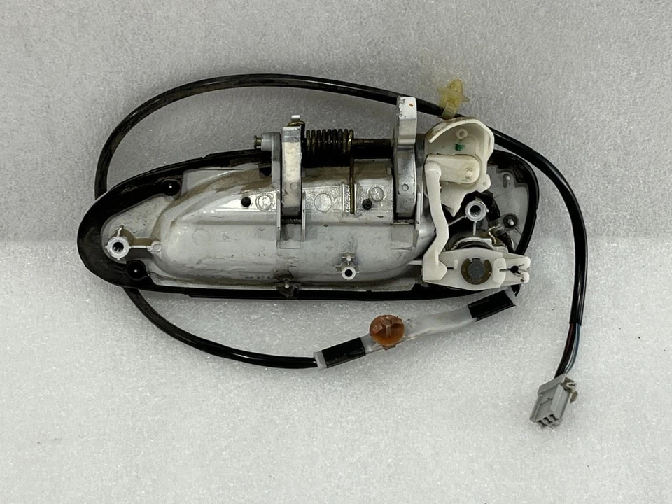 1994 1995 1996 1997 HONDA ACCORD SEDAN RIGHT PASSENGER SIDE FRONT DOOR HANDLE - Image 2 of 4