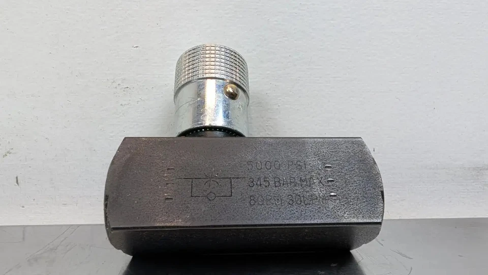 Parker 9F600SF Flow Control Valve 5000 PSI 8 GPM - Image 2 of 4