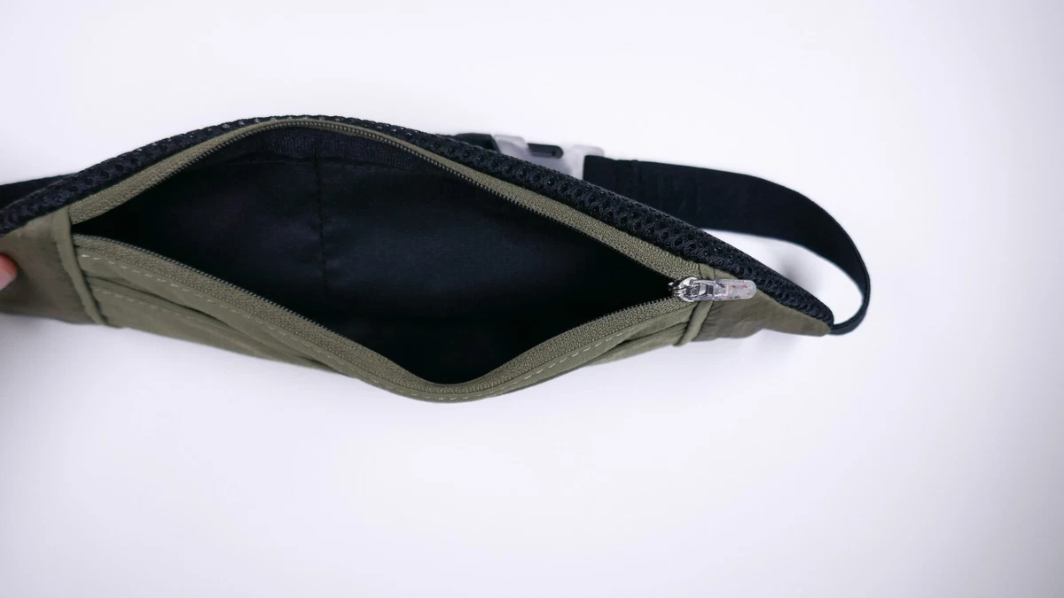 Nike Challenger Waist Pack Small Adult Unisex Medium Olive Black